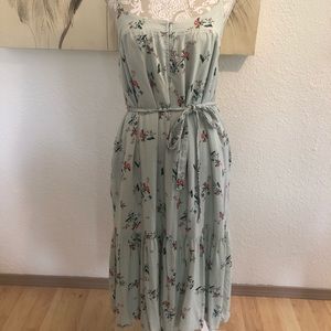 Lucky Brand spaghetti strap dress has pockets